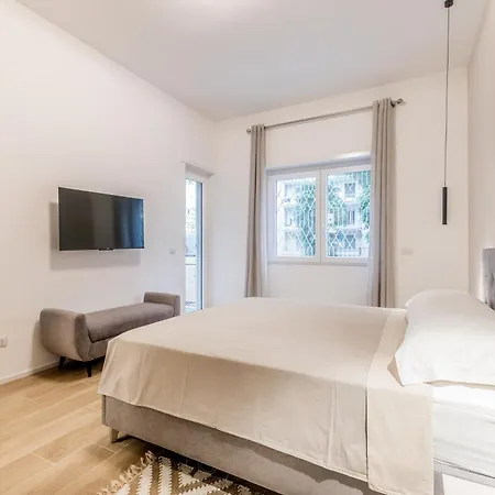 Domus Urbe San Paolo * Rome